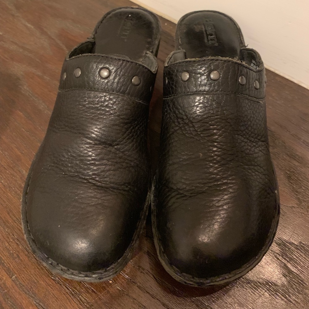 BORN Ravenna Black leather clogs slides 8 M.